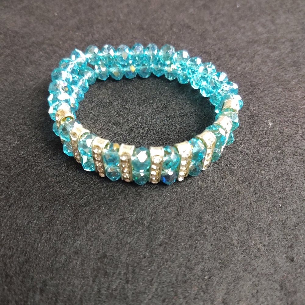 😄 3 for $13 Blue stretch bling bracelet